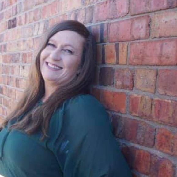 Meet your Posher, Kelly - Picture 1 of 1